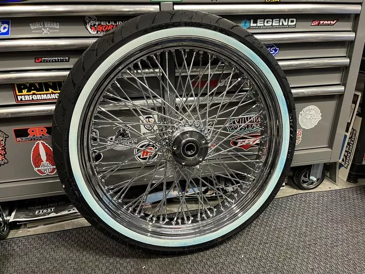 21X3.5″ CHROME 60 SPOKE DUAL DISC WHEEL C/W WWW TIRE HARLEY BAGGERS