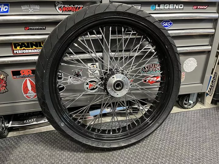 21X3.5″ FRONT BLK/CHR DUAL DISC 60 SPOKE WHEEL PACKAGE HARLEY BAGGERS 09-25