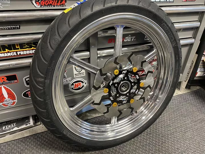 21X3.5″ POLISHED 6 SPOKE BILLET WHEEL C/W TIRE HARLEY DAVIDSON BAGGERS