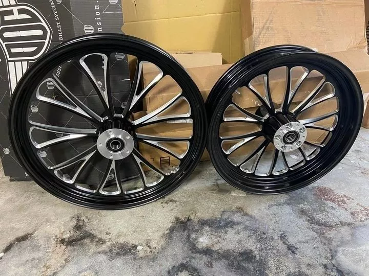 BILLET MAG WHEELS SET HARLEY DAVIDSON DYNA MODELS