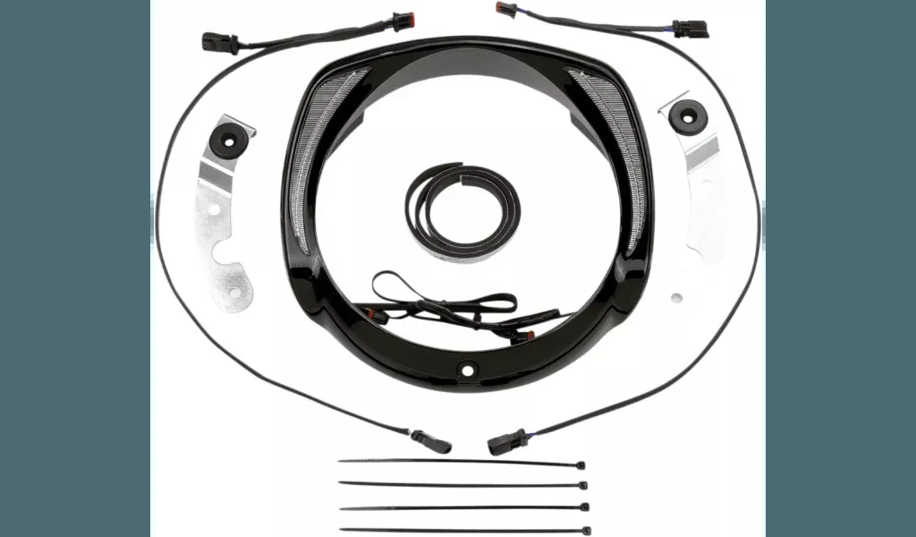 Ciro Fang Headlight Bezel for '14-21 Harley-Davidson FLHT/FLHX/FLHTCUTG Models - Black