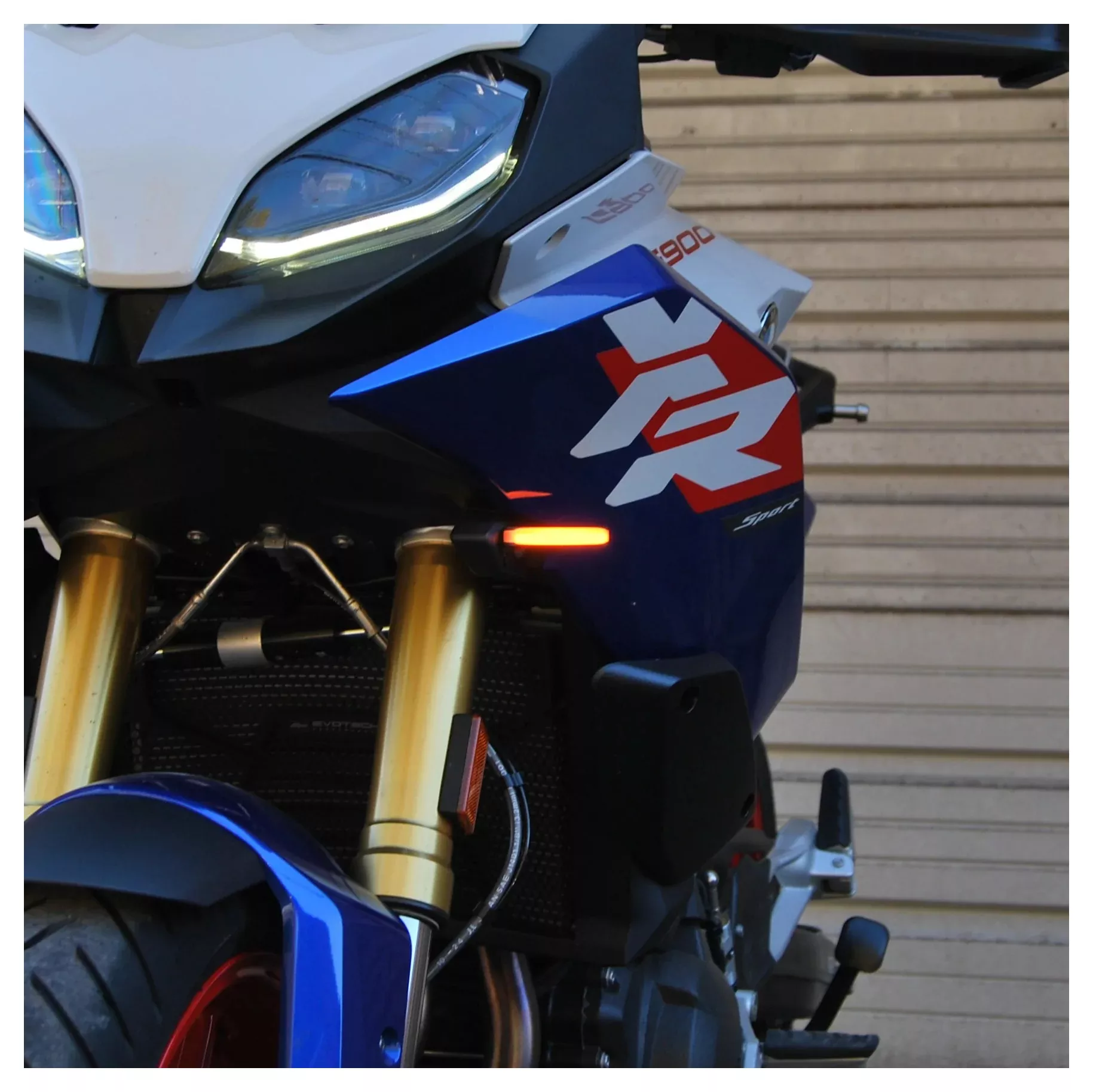New Rage Cycles LED Front Turn Signals BMW F900XR 2025-2026