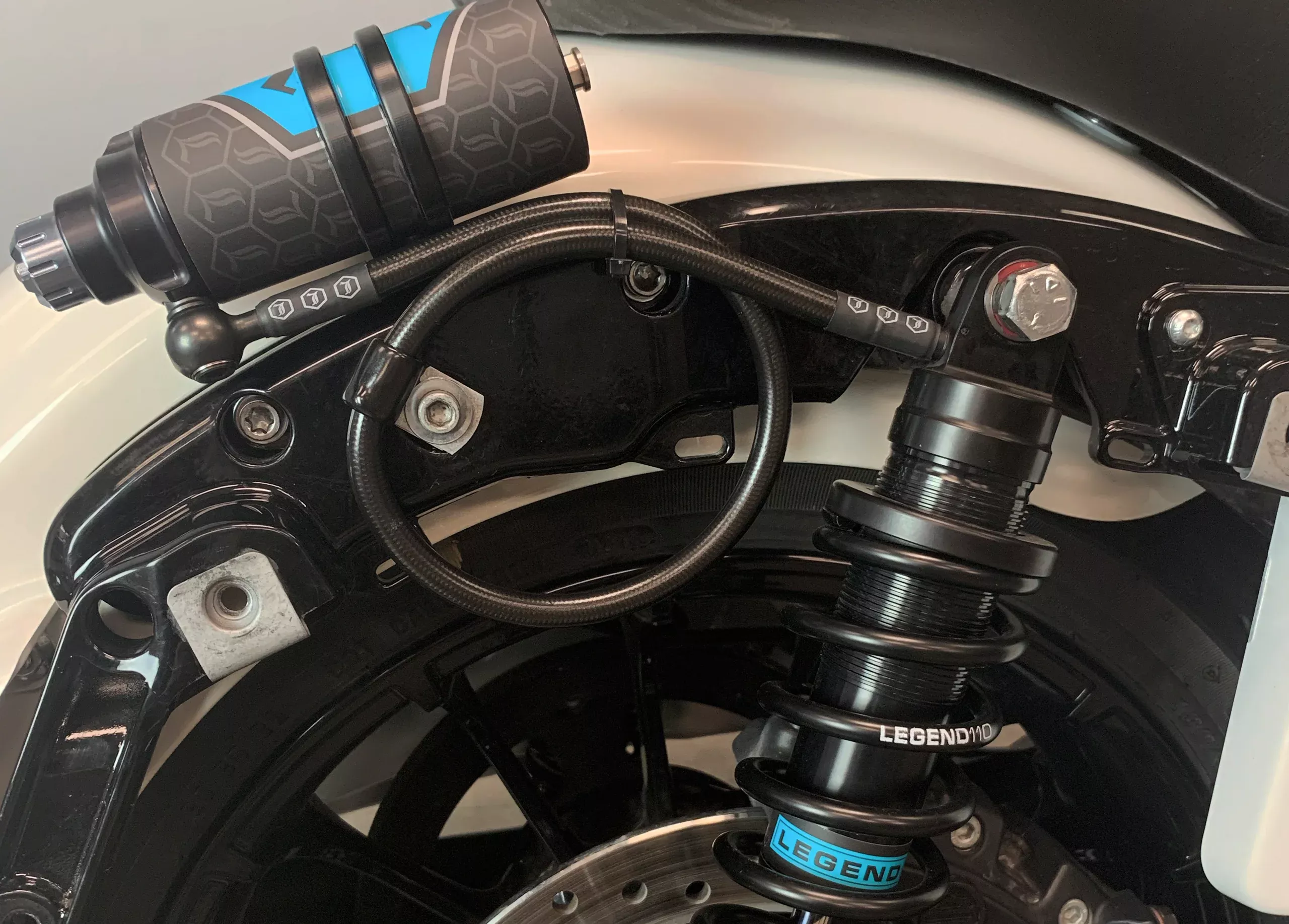 REVO ARC External Reservoir Mount
