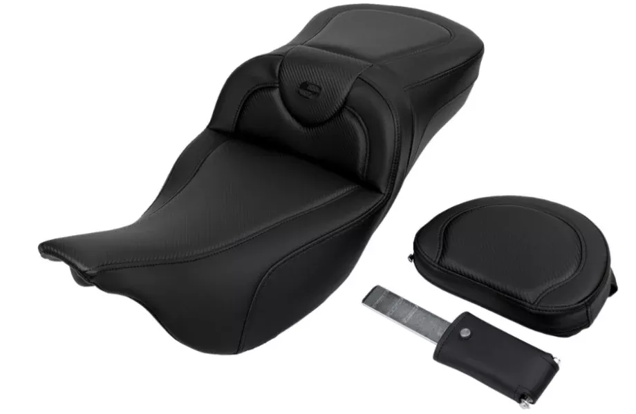 Saddlemen Roadsofa Extended Reach Seat Carbon Fiber Black Stitch Backrest – 808-07B-186B0 For Harley Touring 2008-2023