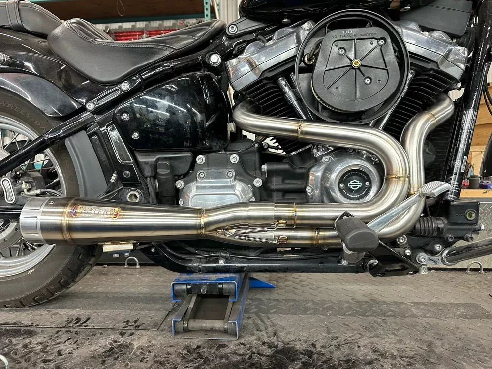 SPB FAB Wrap Around Softail M8