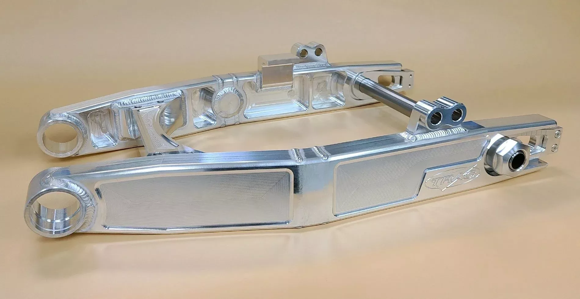 TRAC DYNAMICS CLASSIC BILLET HARLEY DAVIDSON DYNA SWINGARM